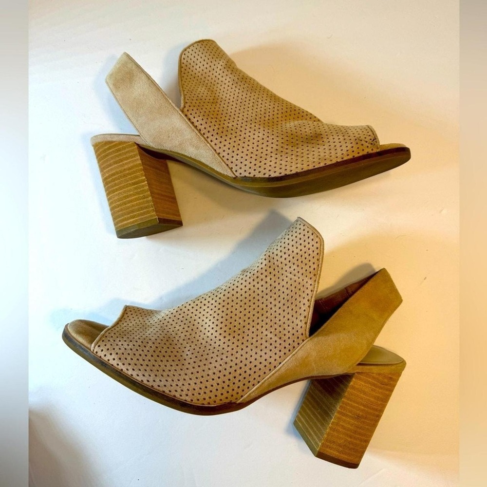Cole Haan Grand.OS Women Cream Suede Perforated Slingback Block Heel Sandals